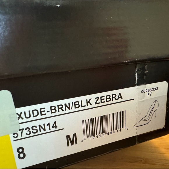 CARLOS Exude Zebra Heel - 8 - Picture 9 of 10